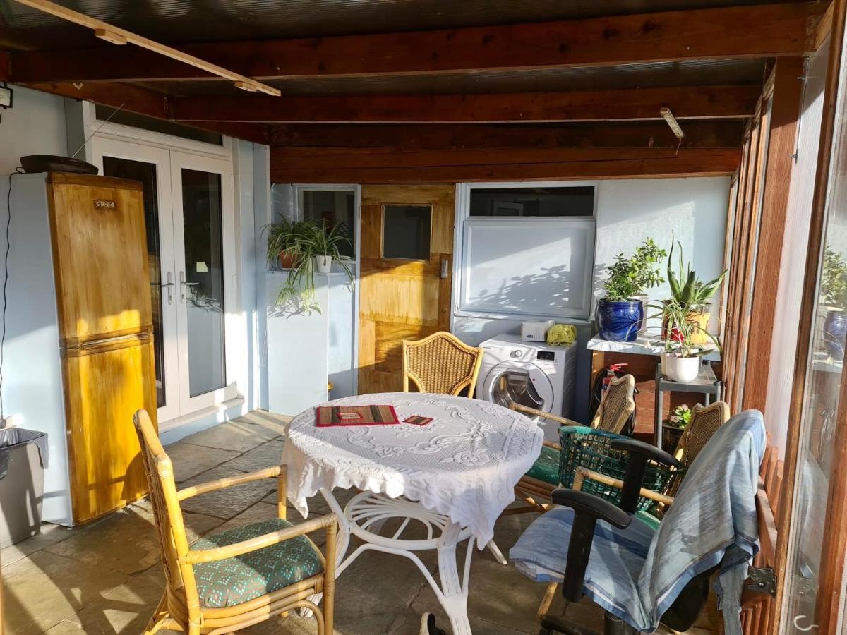 East Of Ipswich Bed & Breakfast Exteriör bild